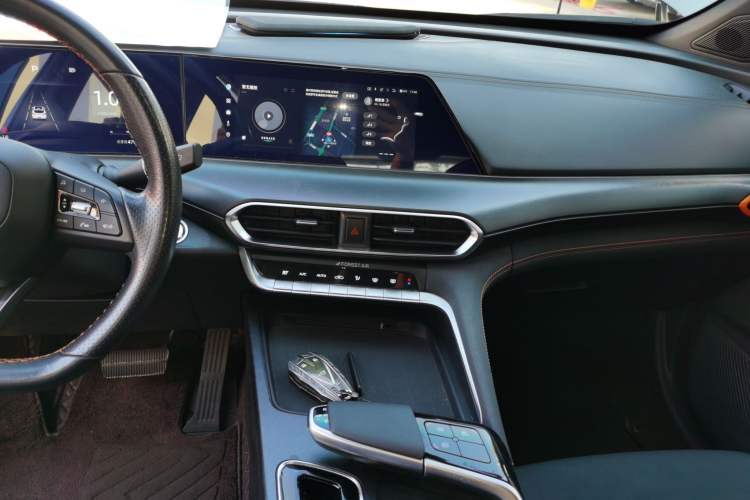 Used CHANGAN UNI-T 2022 1.5T Prestige Version Audio And AC Panel