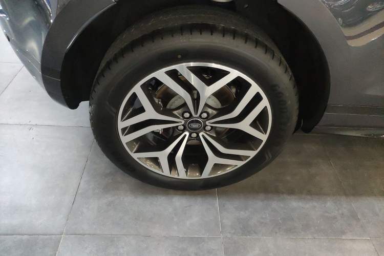 Used Land Rover Range Evoque 2026 Model Range Rover Velar L SE
