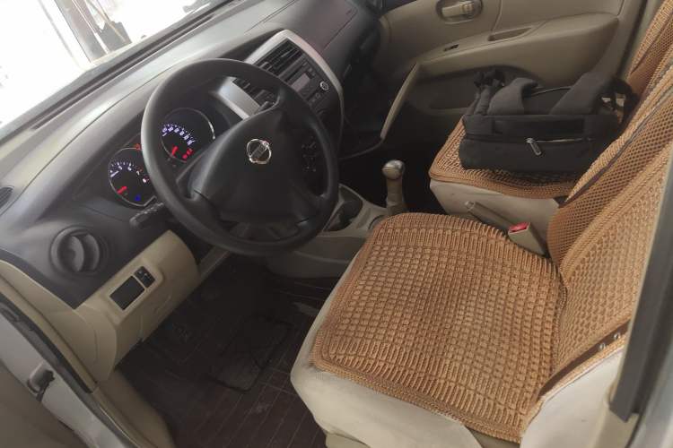 Used Nissan Livina 2015 1.6XE Manual Comfort Edition Left Front Seat