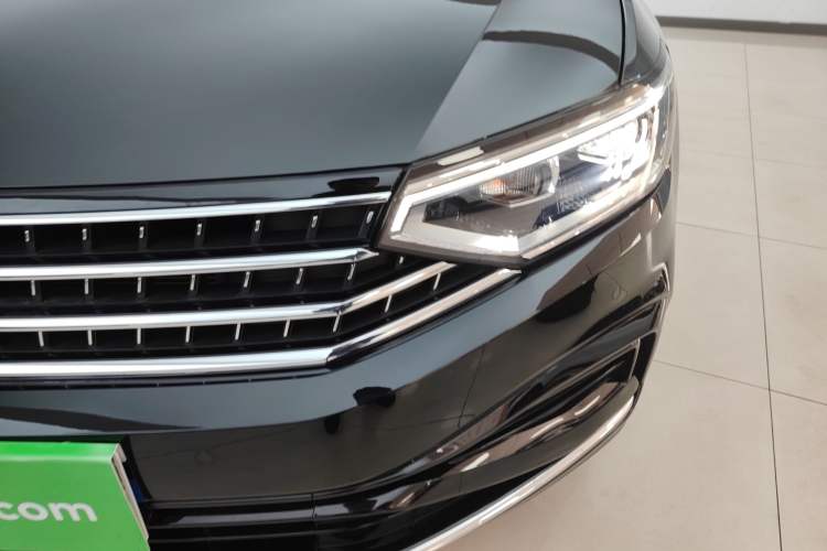 Used Volkswagen Magotan 2026 30 Million Vehicles Selected Model 380TSI DSG Luxury Edition Left Front Headlight