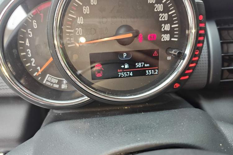 Used MINI 2014 1.5T COOPER Fun Odometer Close Up