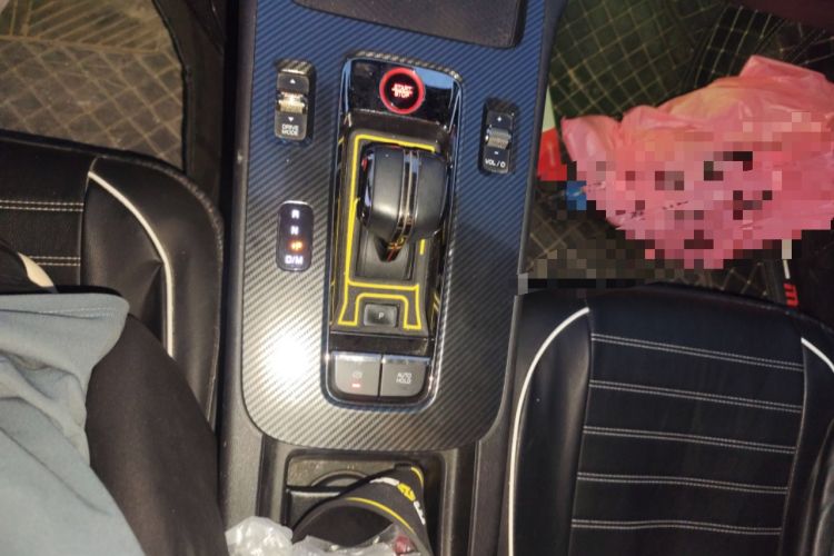 Used GAC Trumpchi EMPOW 2021 270T DCT J15 Version Gear Lever