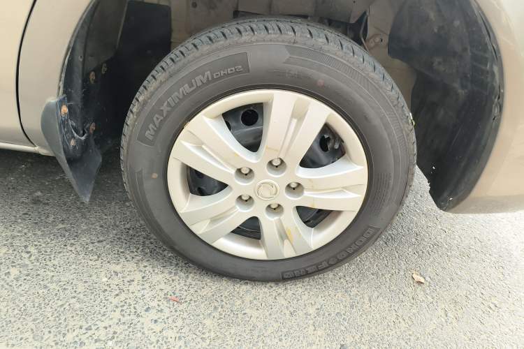 Used FORTHING Lingzhi 2013 V3 1.5L 7-Seater Luxury Model
