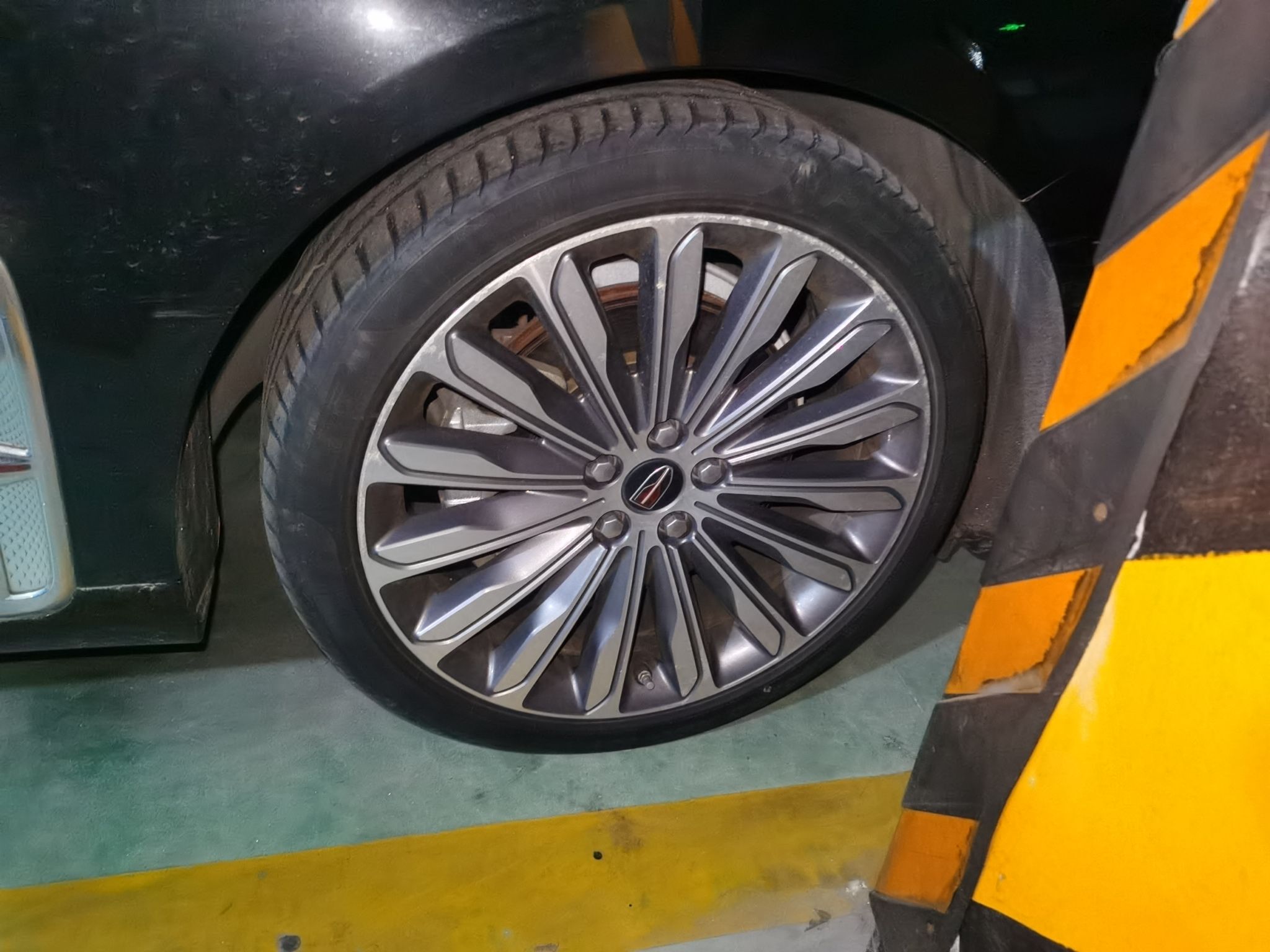 Hongqi H9 2022 3.0T Smart Connect Flagship Four-Seater Version — снимка 8