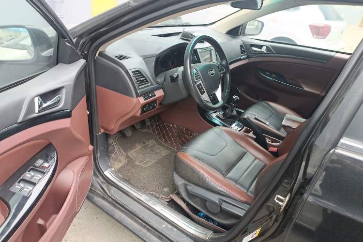 Used BYD Surui 2015 1.5L Manual Luxury Model
