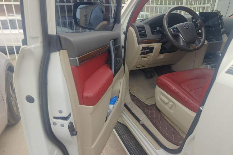 Used Toyota Land Cruiser 