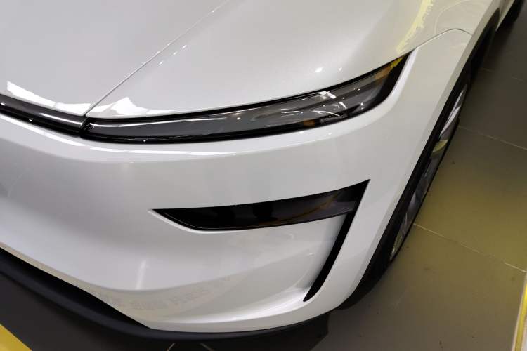 Used Tesla Model Y 2025 Rear-Wheel Drive First Edition