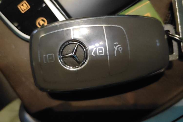 Used Mercedes-Benz GLC 2022 Facelifted GLC 300 L 4MATIC Luxury Edition Vehicle Key