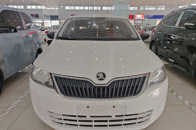 Used Skoda Rapid 2015 1.6L Automatic Enjoyment Selection Model Front