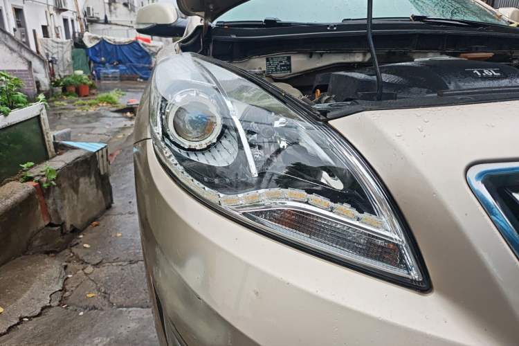 Used Haima Fumei 2016 1.6L Manual Prestige Model Upgrade Right Front Headlight