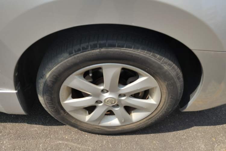 Used Nissan Sylphy 2009 1.6 XL Manual Luxury Sunroof Edition Right Front Wheel Hub