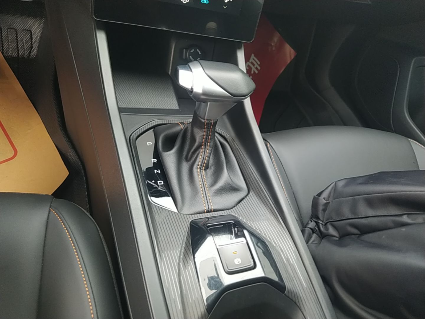 Dongfeng Aeolus Yixuan 2025 1.5L Automatic Luxury Version - Luxury — снимка 16