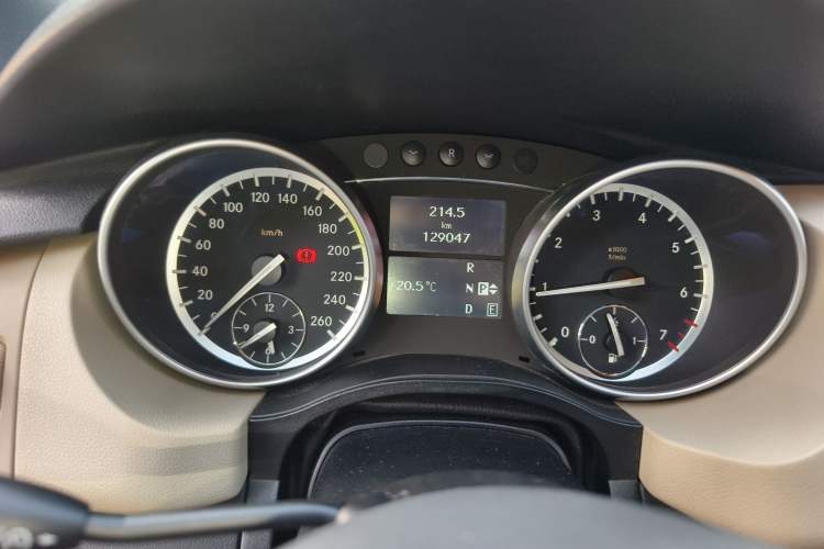 Used Mercedes-Benz R-Class 2014 R 320 4MATIC Luxury Model Instrument Cluster