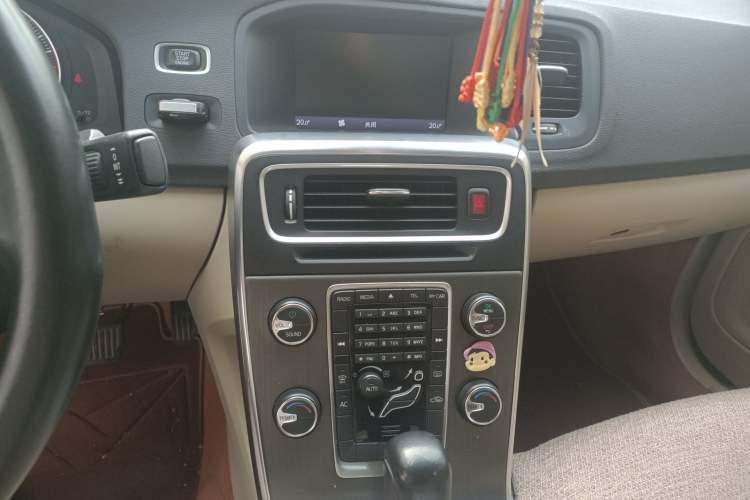 Used Volvo S60 2011 2.0T Comfort Edition
