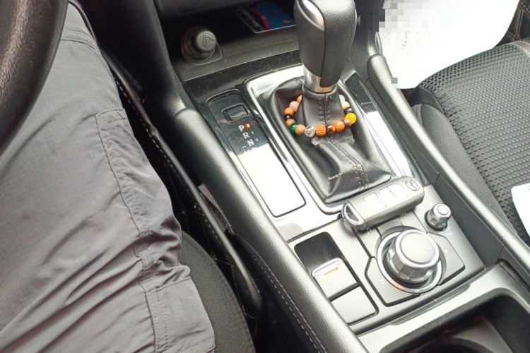 Used Mazda 3 Axela 2017 Sedan 1.5L Automatic Luxury Model Emission Standard China V Gear Lever