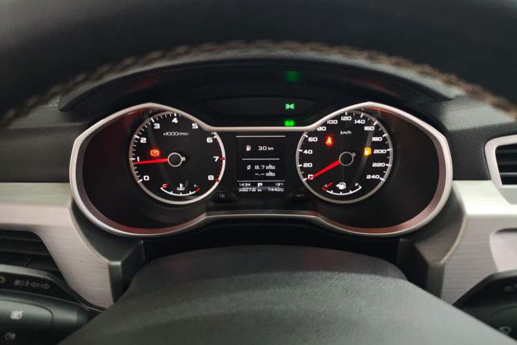 Used Geely Auto Emgrand X7 Sport 2016 1.8TD Automatic ZhiShang Model Instrument Cluster