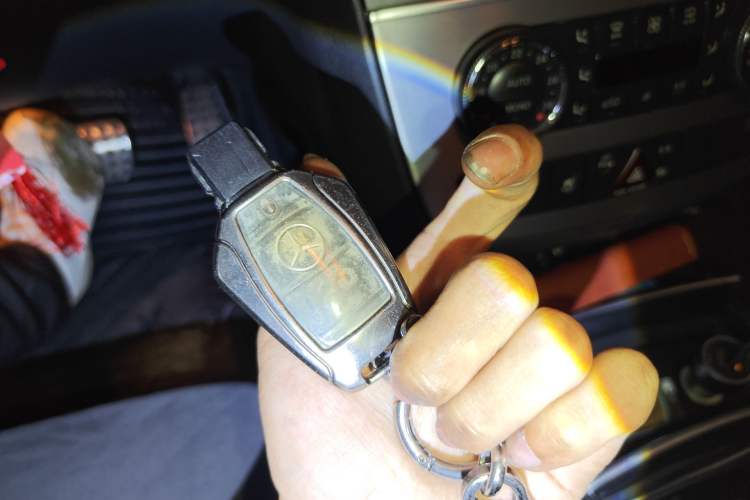 Used Mercedes-Benz R-Class 2014 R 320 4MATIC Business Model Vehicle Key