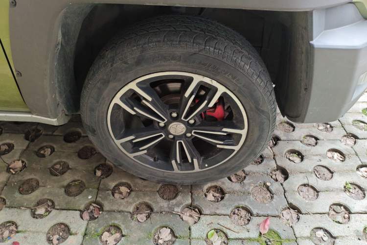 Used BAIC Off-Road BJ20 2018 1.5T CVT Luxury Model Right Front Wheel Hub