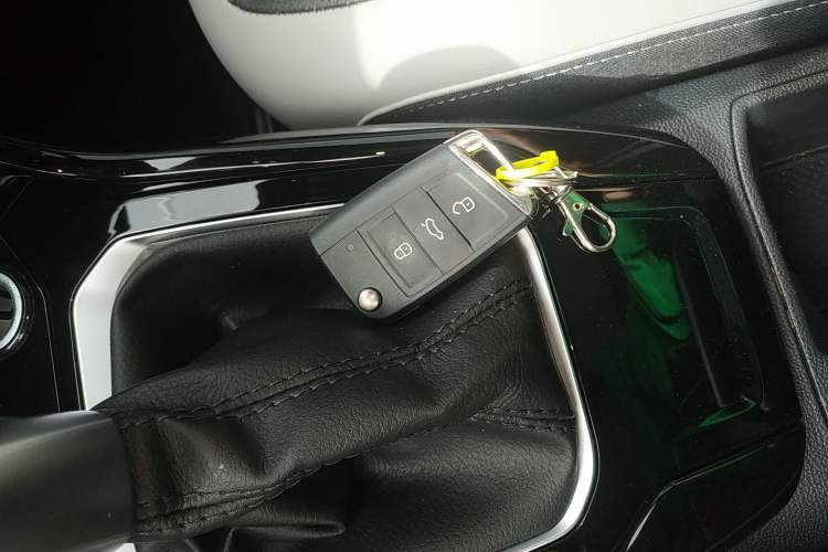 Used Volkswagen T-ROC 2023 300TSI DSG Two-Wheel-Drive Chen Guang Edition Vehicle Key