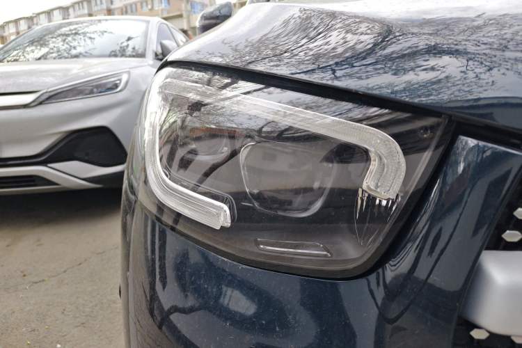 Used Mercedes-Benz GLC 2020 Facelifted GLC 300 L 4MATIC Luxury Edition Right Front Headlight