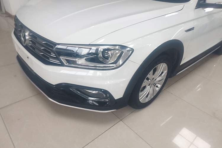 Used Volkswagen C-TREK 2018 1.5L Automatic Comfort Model Left Front Headlight