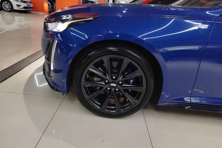 Used Cadillac CT5 2020 Revised 28T Platinum Sport Edition Left Front Wheel Hub