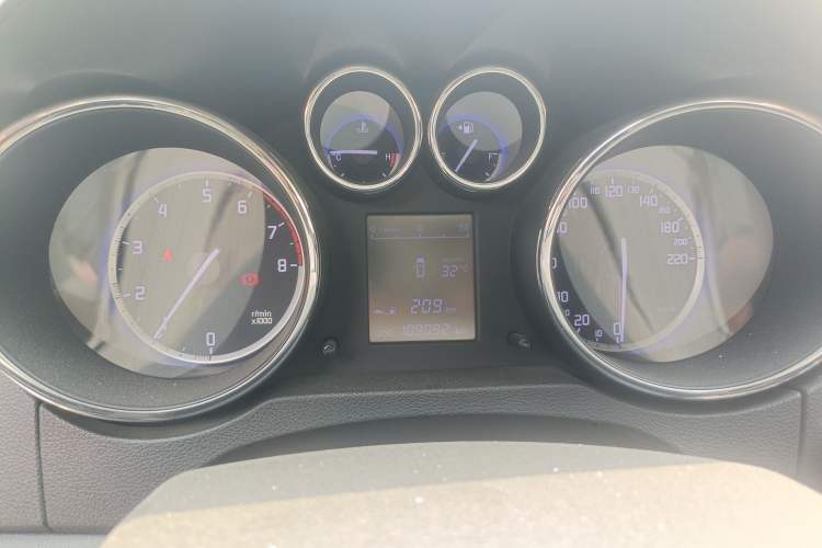 Used CHANGAN CS35 2016 1.6L Manual Luxury Model China V Standard
