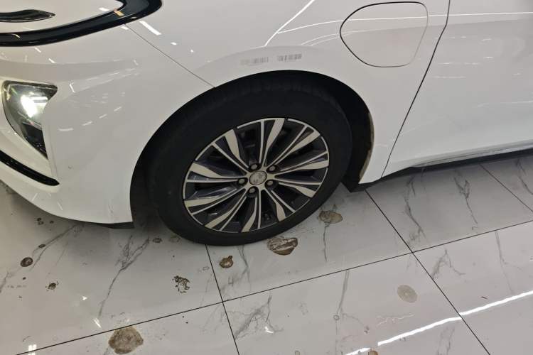 Used Hongqi E-QM5 2022 431 km Charge & Enjoy Edition