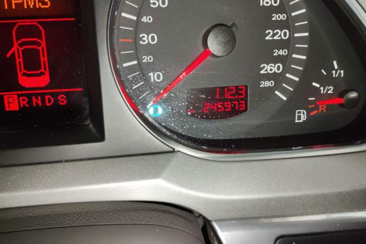 Used Audi A6L 2006 3.2 FSI Technology Leading Edition Odometer Close Up