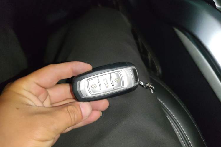 Used Geely Auto Emgrand X7 Sport 2018 2.0L Manual Two-Wheel Drive Zhiya Version Interior 1