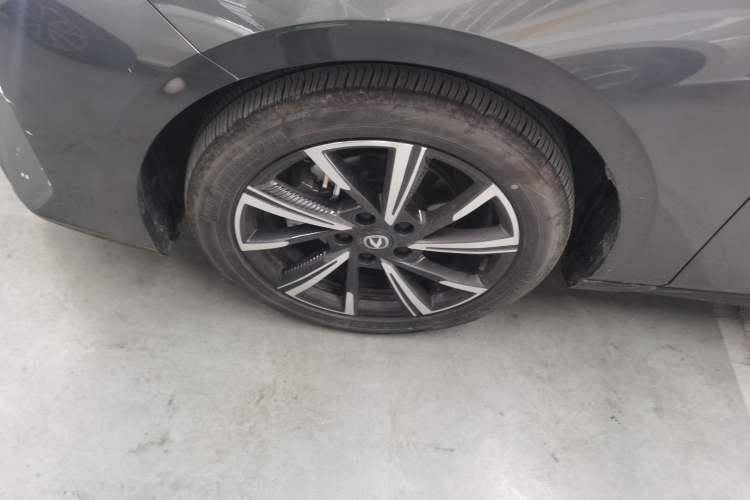 Used CHANGAN Eado 2024 1.5T GDI Automatic Prestige Edition Left Front Wheel Hub