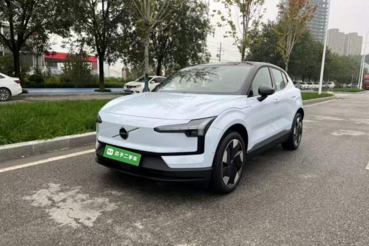 Used Volvo EX30 2025 Rear-Drive Long-Range Version Ultra