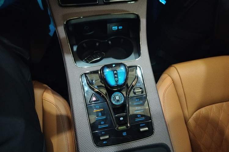 Used BYD Han 2022 DM-i 121KM Luxury Model
