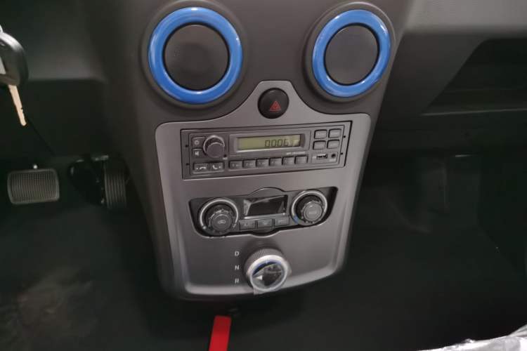 Used Foton Intelligent Blue Elf E7 2024 All-Electric Van Flat Roof 2 Seats EVE Energy 41.86 kWh
