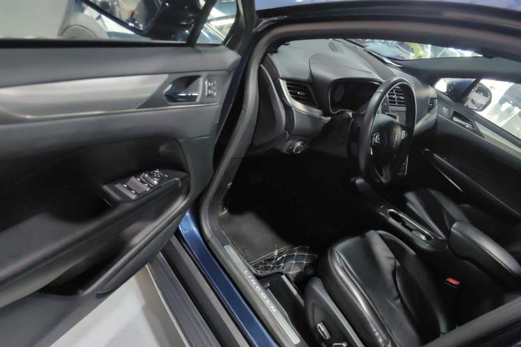 Used Lincoln MKC 2017 2.0T Two-Wheel Drive Deluxe Edition