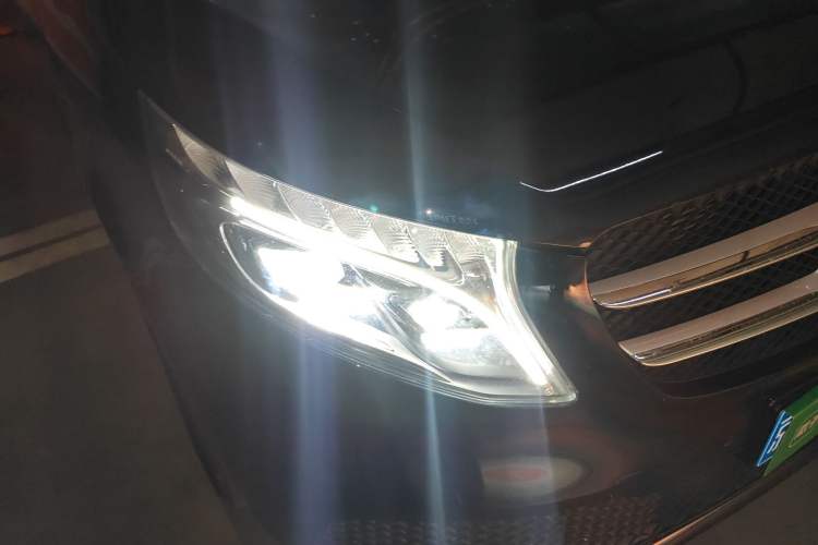 Used Mercedes-Benz V-Class 2021 V 260 Avantgarde Edition