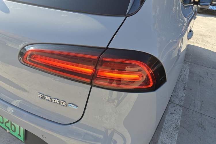 Used Wuling Bingo PLUS 2024 330 km Range Five-Seater Version