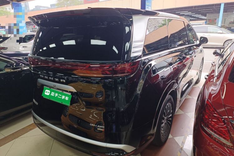 Used Denza D9 2025 DM-i Smart Drive 1020 Four-Wheel Drive Premium Model