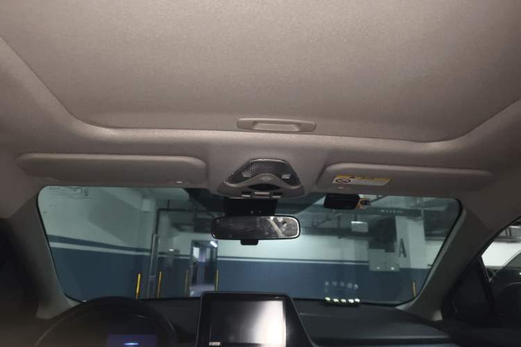 Used Toyota IZOA 2021 Dual-Motor 2.0L Yixiang Edition