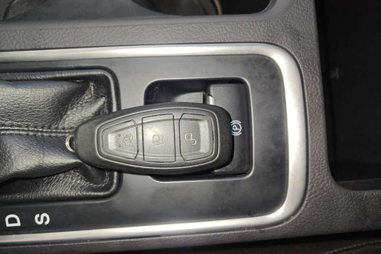 Used Ford Kuga 2017 EcoBoost 180 Two-Wheel-Drive Luxury Wing Edition