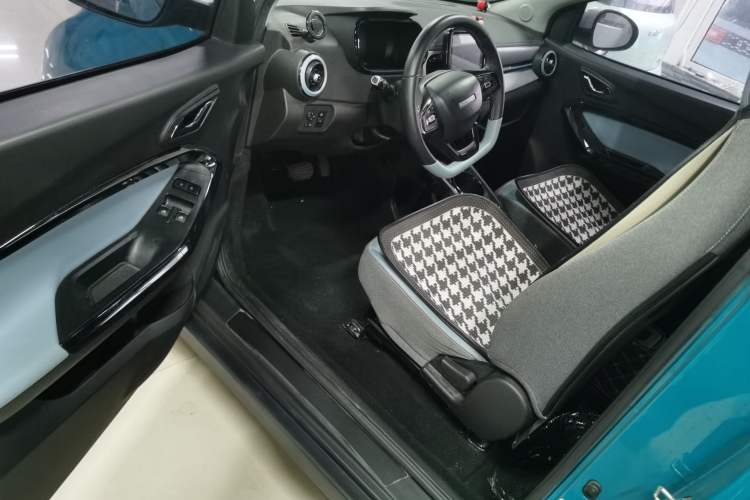 Used Chery New Energy Little Ant 2022 Restyled Version Sweet Pink Edition Half-Sugar Version 30.6 kWh 30 kW 301 km