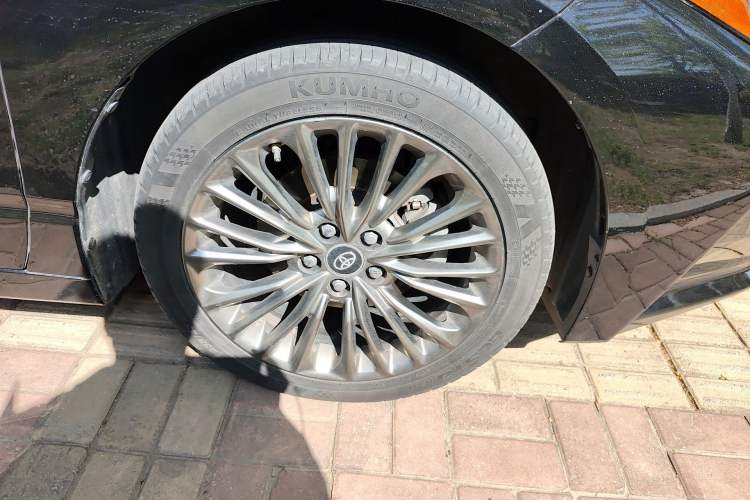 Used Toyota Avalon 2019 Dual-Engine 2.5L Luxury Edition China VI Standard
