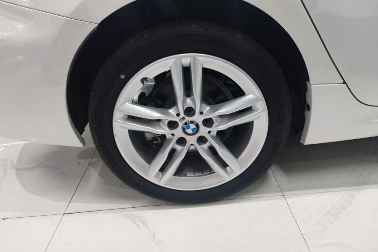 Used BMW 1 Series 2023 120i M Sport Night Edition Right Rear Wheel Hub