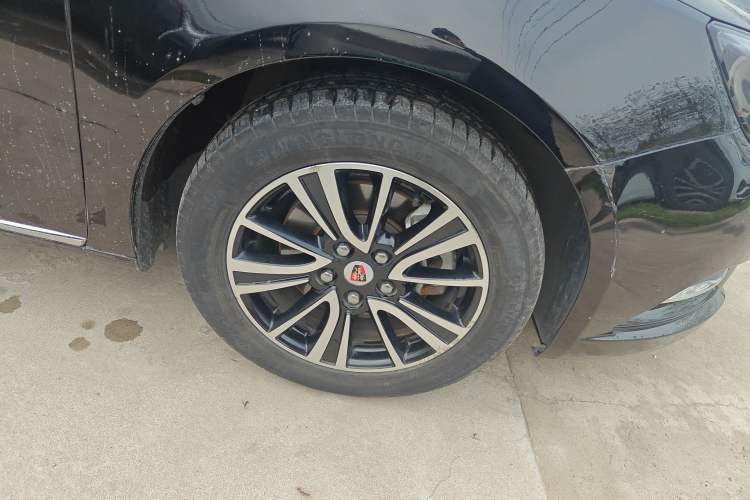 Used Roewe e950 2017 50T Hybrid Connected Executive Edition Right Front Wheel Hub