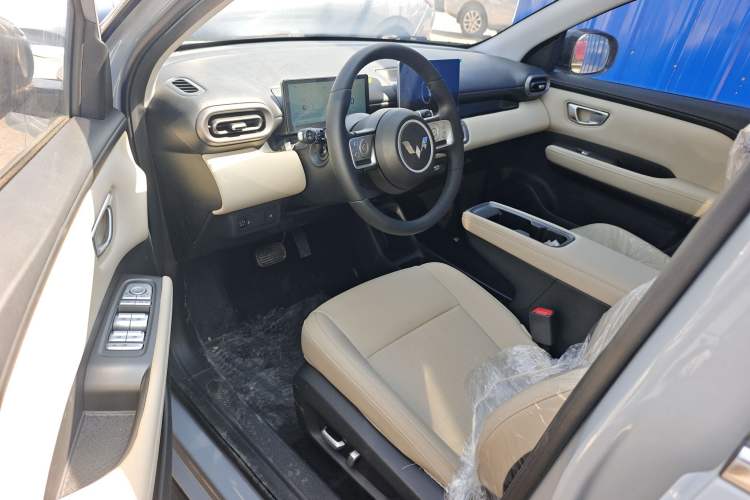 Used Wuling Bingo PLUS 2024 510 km Range 5-Seater Version Driver Seat