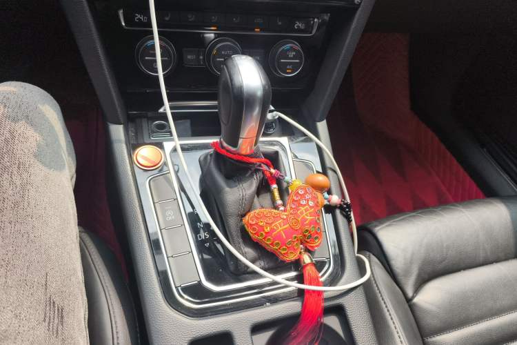 Used Volkswagen Magotan 2018 Facelift 330TSI DSG Luxury Model
