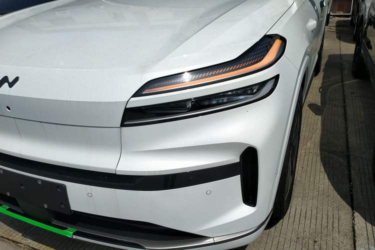 Used ONVO Luxeed L90 2025 Model—Ultra Six-Seater Version Left Front Headlight