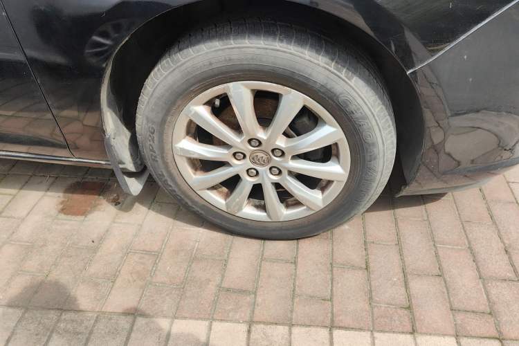 Used Buick GT 2011 GT 1.8L Automatic Fashion Edition Leather Model Right Front Wheel Hub