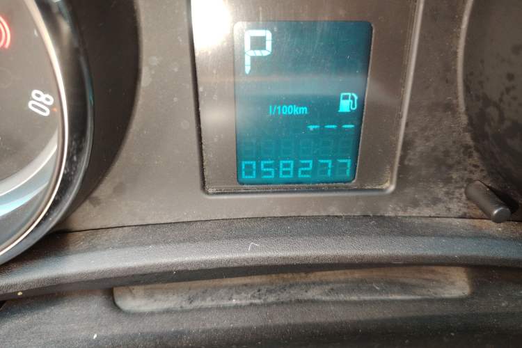 Used Buick GT 2014 XT 1.6L Automatic Fashion Edition Odometer Close Up