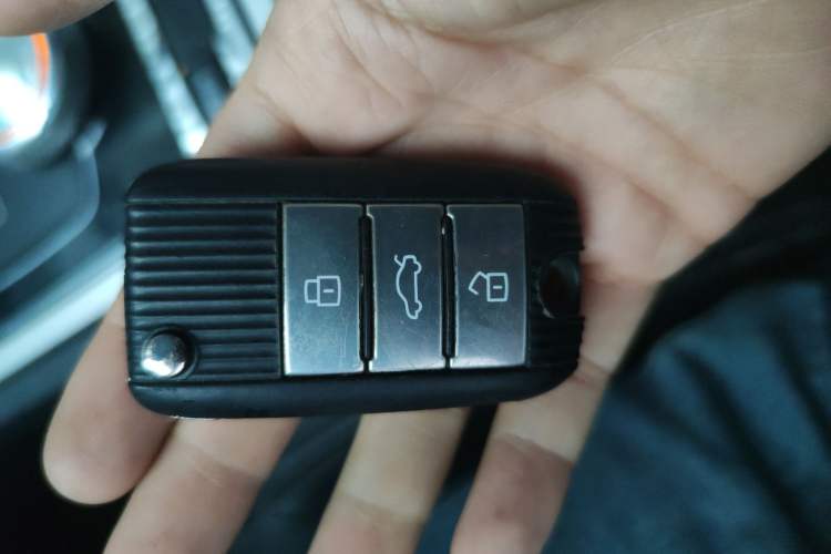 Used Roewe i6 New Energy 2017 45T Hybrid Connect & Smart Enjoyment Edition
